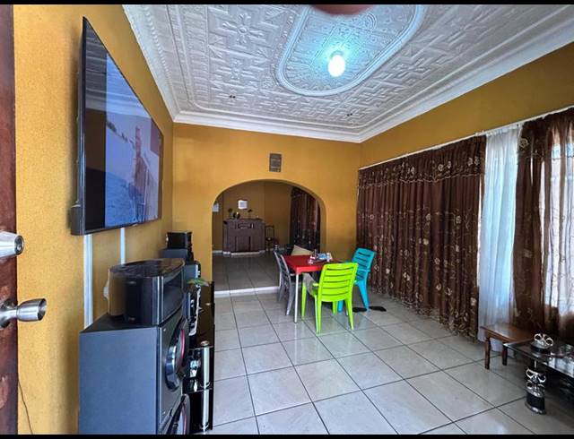 4 BEDROOM HOUSE FOR SALE IN SPRINGS CENTRAL